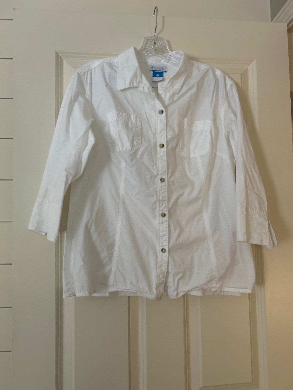 Women’s Columbia white button down top